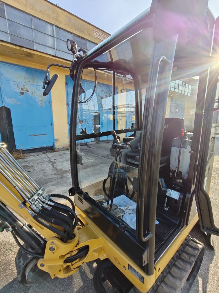 Caterpillar 301.7D 2017r