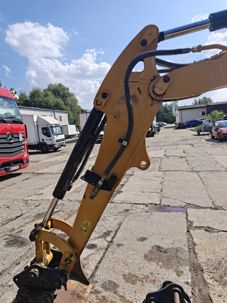 Caterpillar 302.7 2023r