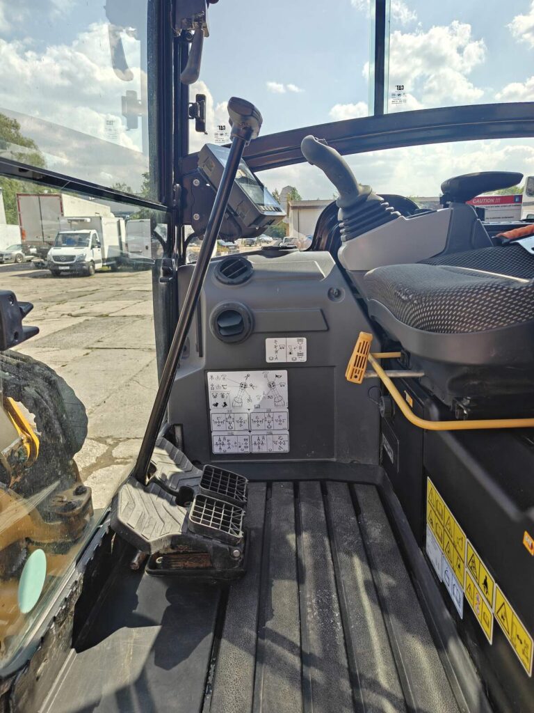 Caterpillar 302.7 2023r
