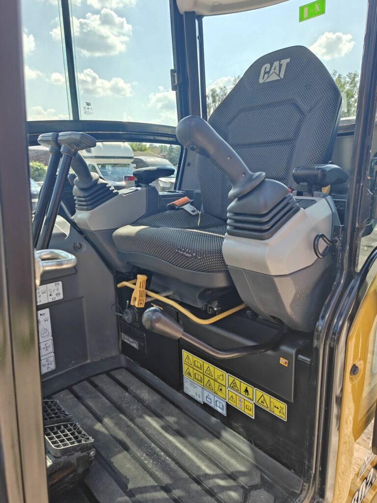 Caterpillar 302.7 2023r