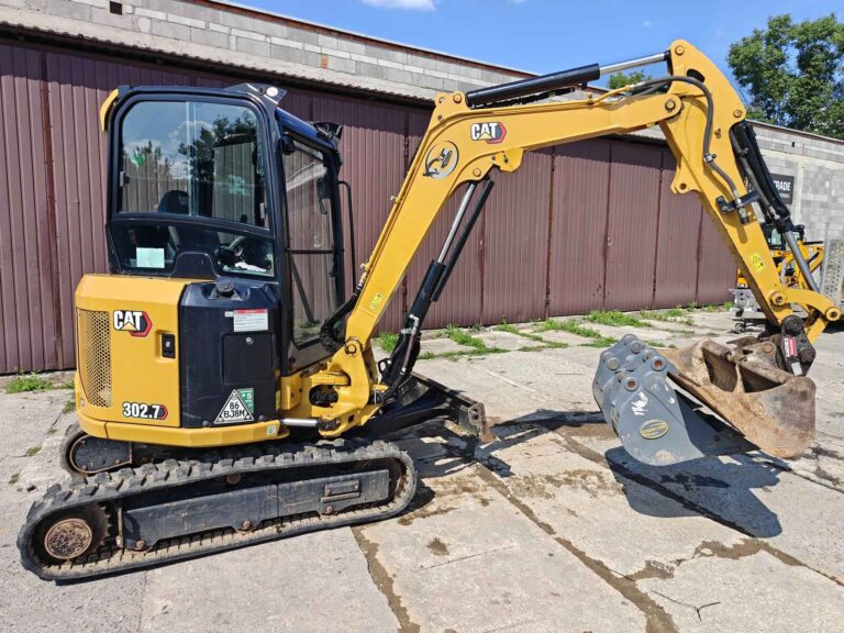 Caterpillar 302.7 2023r