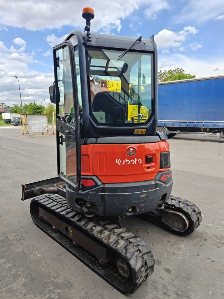 Kubota U27-4 2017r