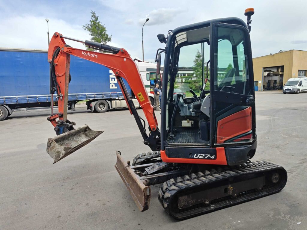 Kubota U27-4 2017r