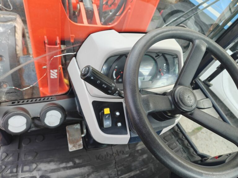 Kubota R090 2023r