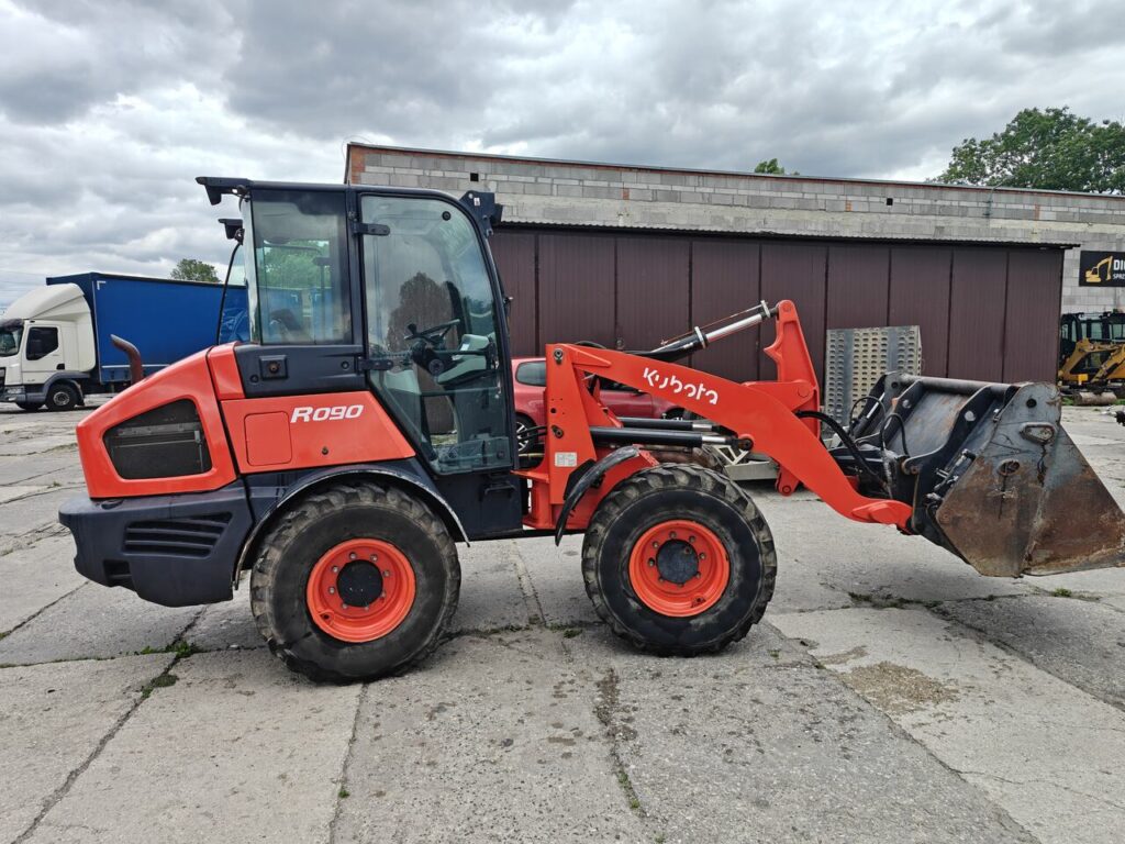 Kubota R090 2023r