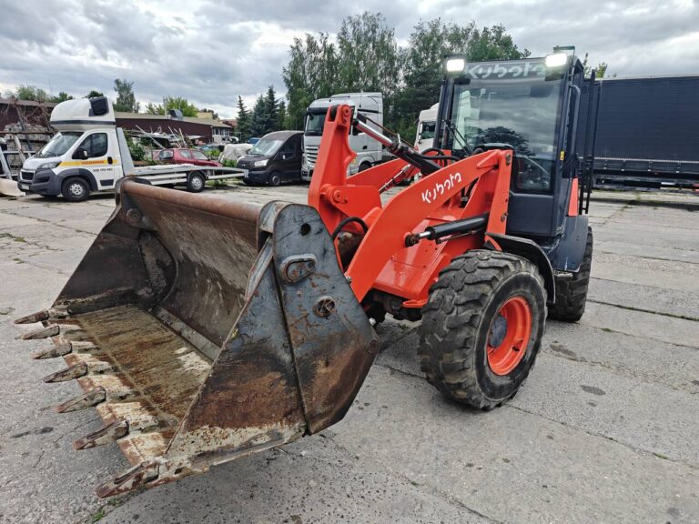 Kubota R090 2023r