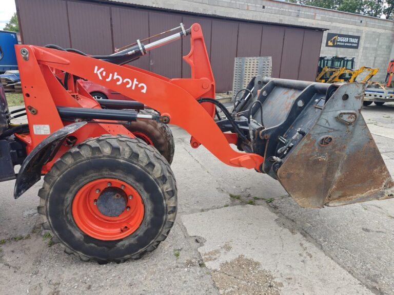 Kubota R090 2023r