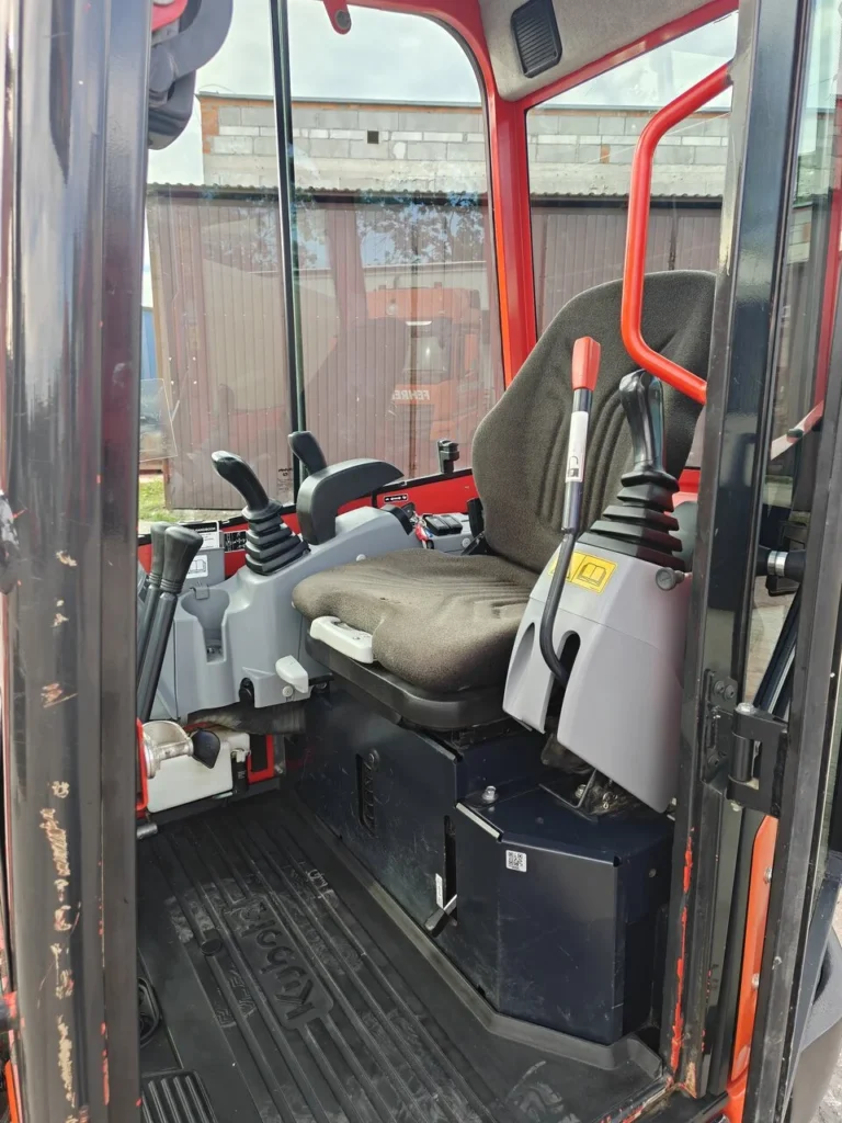 Kubota U27-4 2021r