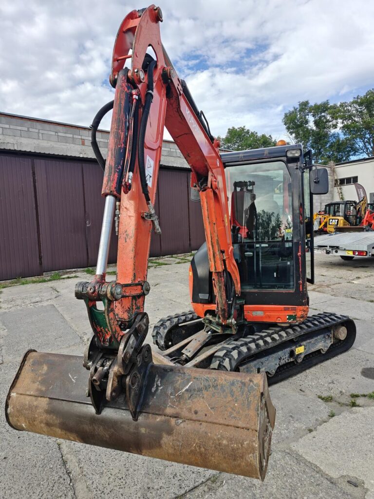 Kubota U27-4 2021r