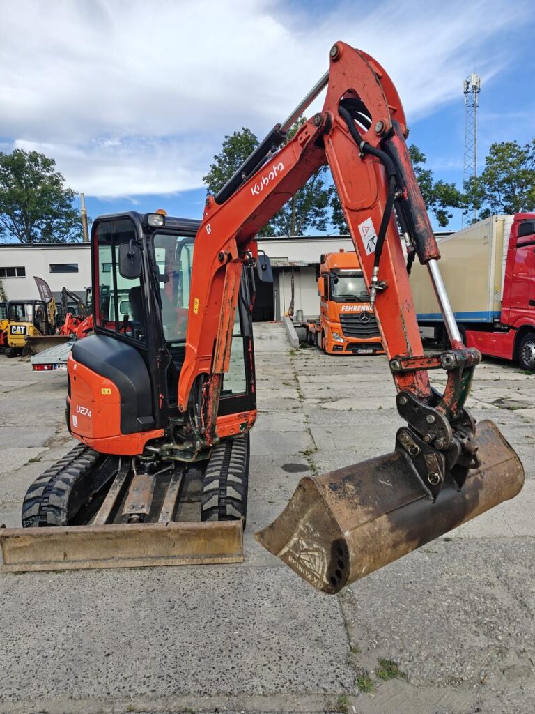 Kubota U27-4 2021r