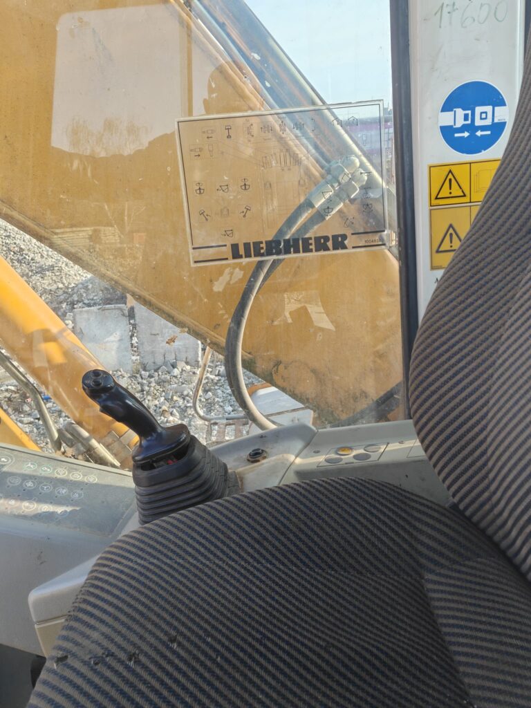 Liebherr A914 2006r