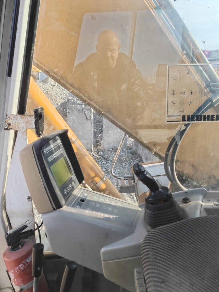 Liebherr A914 2006r