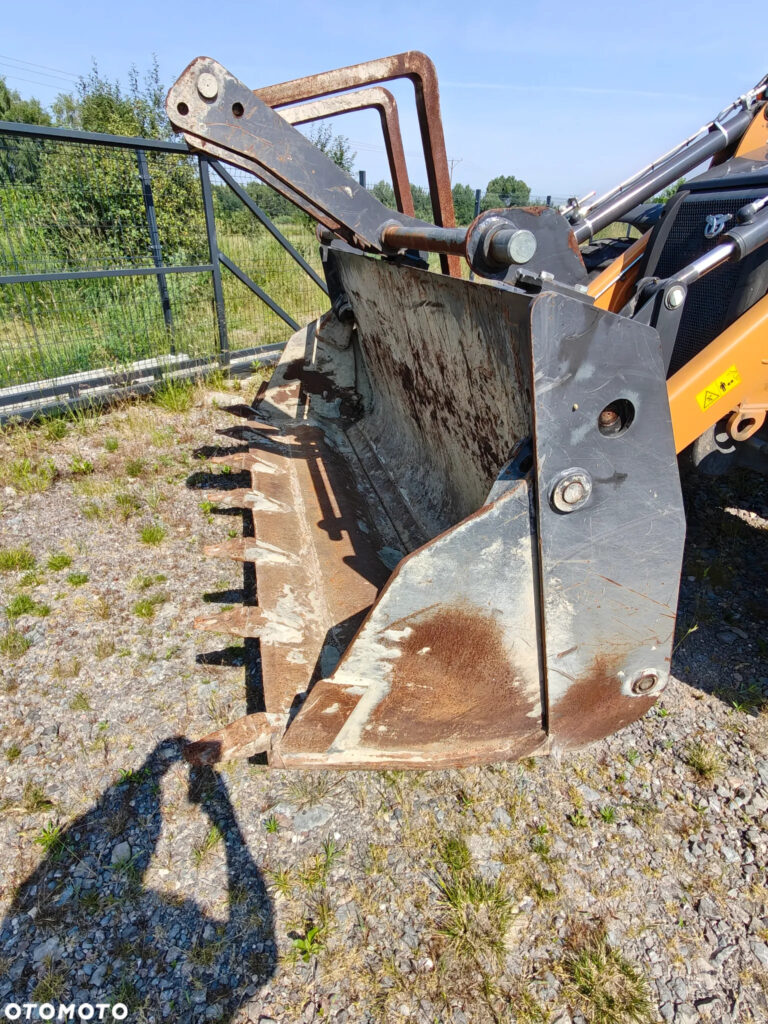 Case 695SV 2022r